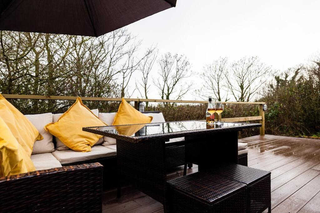 The Woodland Lodge - Wood Fired Hot Tub And Firepit Hambleton Exterior photo
